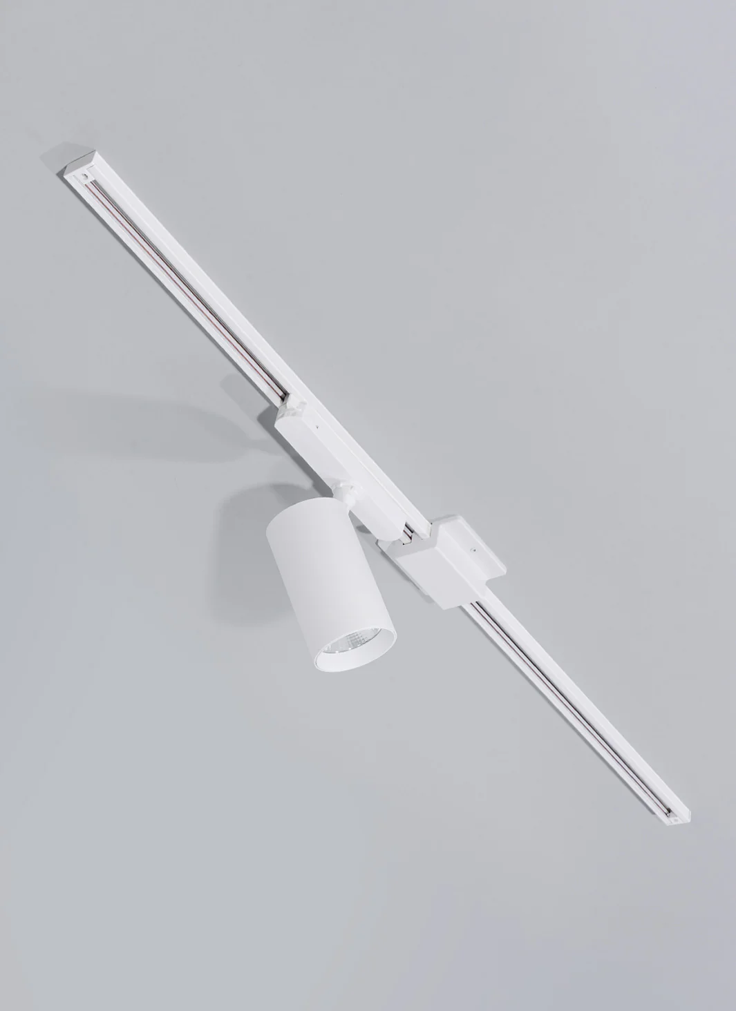 Hardwired Highland™ Track Light System - Image 10