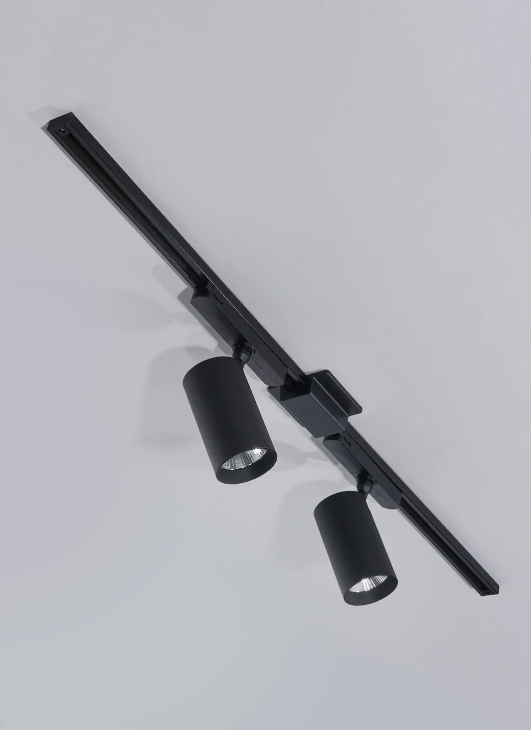Hardwired Highland™ Track Light System - Image 14