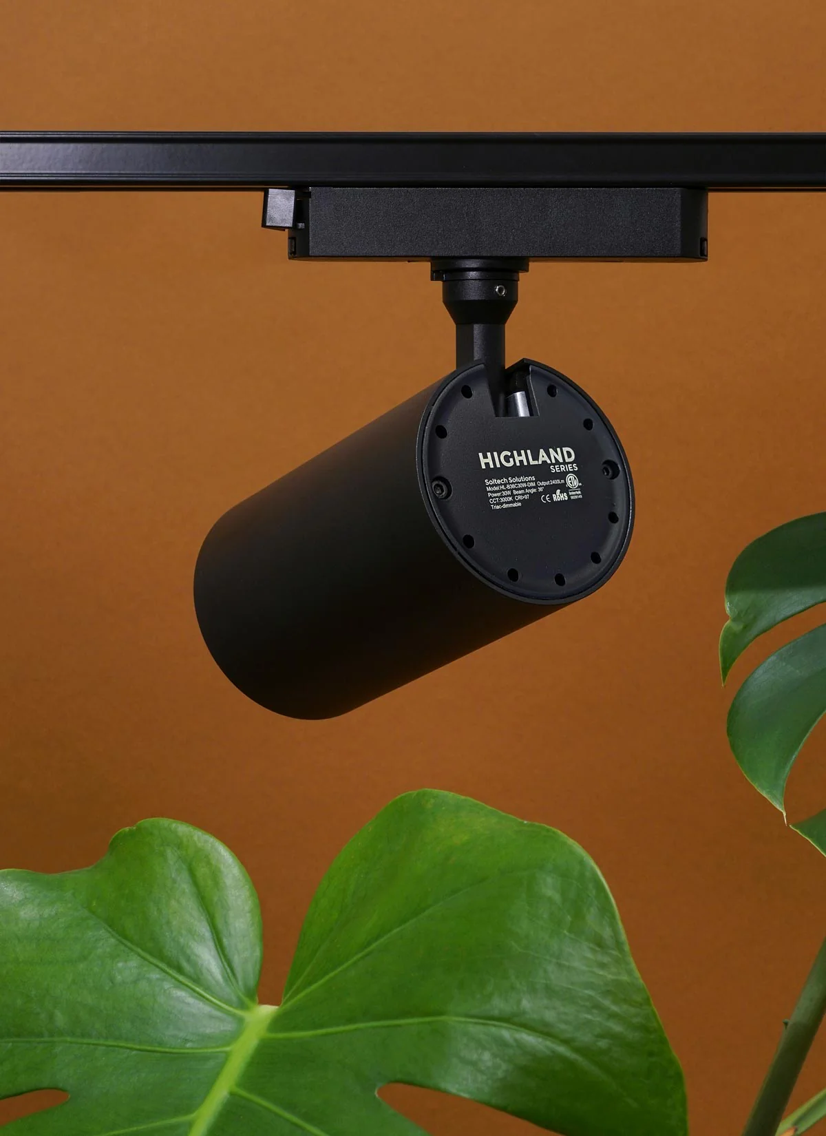Hardwired Highland™ Track Light System - Image 5