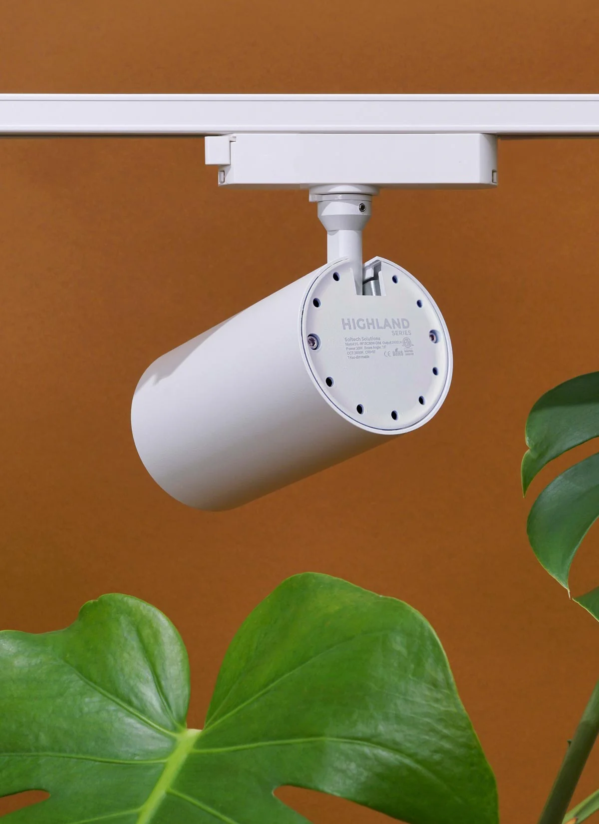 Hardwired Highland™ Track Light System - Image 7