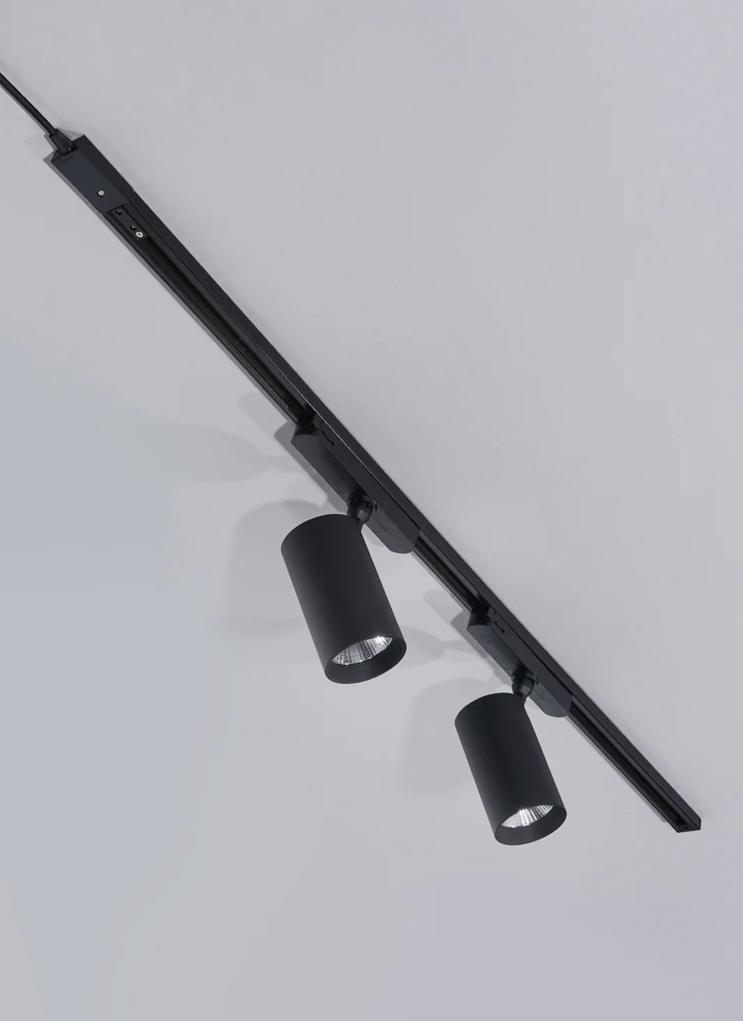 Highland™ LED Track Light System - Image 16